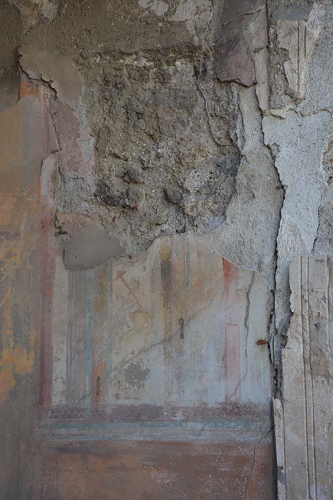 VII.2.16 Pompeii. October 2019. Exedra 17, painted panel from west wall at north end.
Foto Annette Haug, ERC Grant 681269 DCOR.

