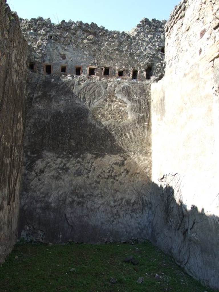 VII.2.18 Pompeii. March 2009. Room 6, ala, on west side of atrium. Looking west.