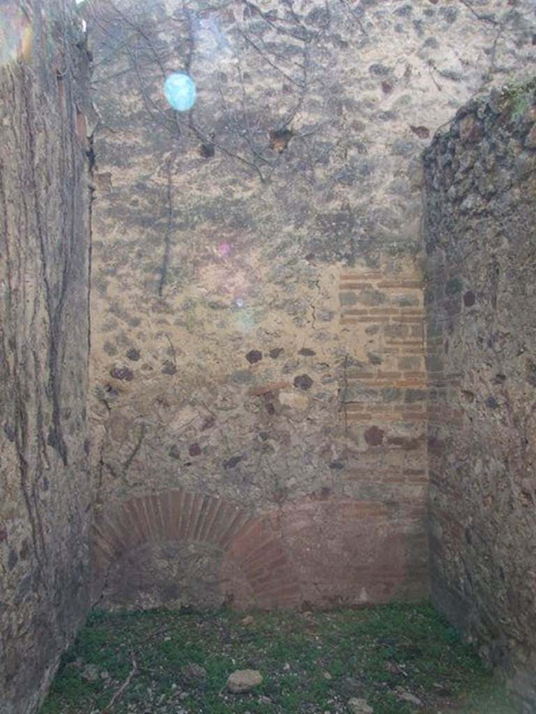 VII.2.18 Pompeii.  March 2009.  Room 18. Cubiculum. South wall.

