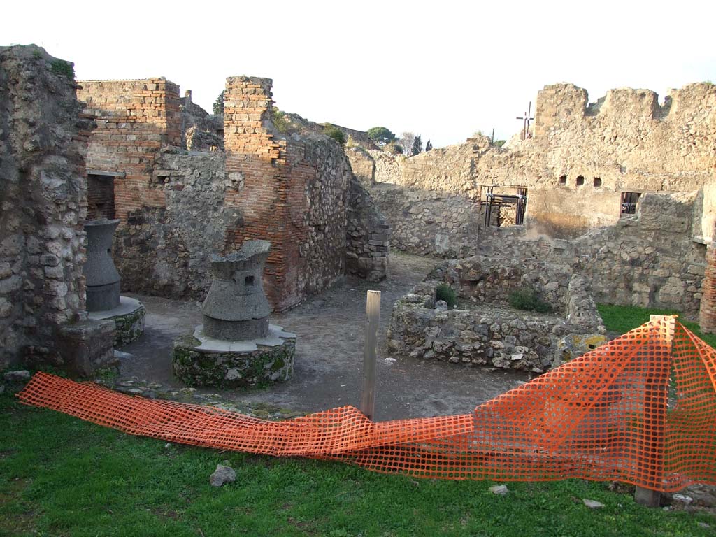 VII.2.23 Pompeii. December 2006. Looking east to site of small garden with cubiculum at rear.  