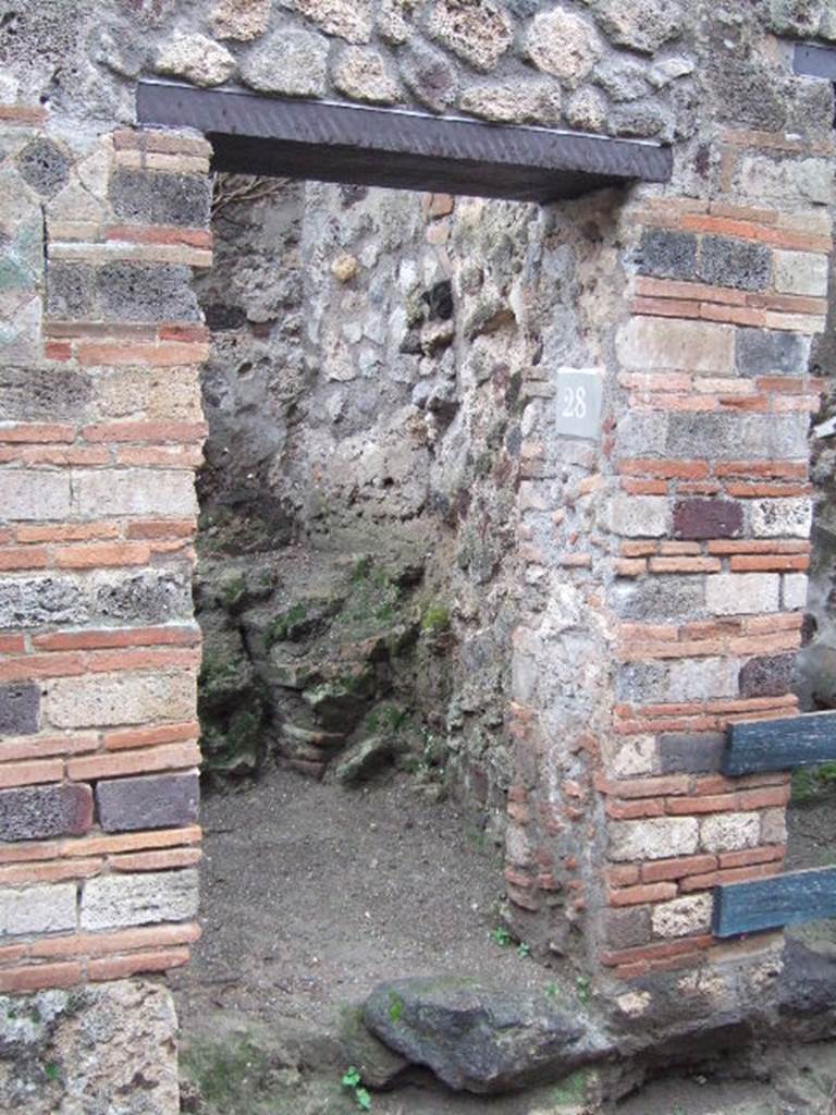 VII.2.28 Pompeii.  December 2005. Entrance.