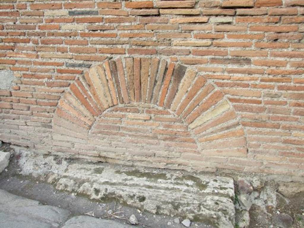 VII.2.34 Pompeii.  December 2007.  Wall to left of entrance on Via degli Augustali.