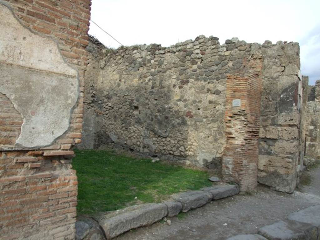 VII.2.46 Pompeii.  December 2007.  Entrance.