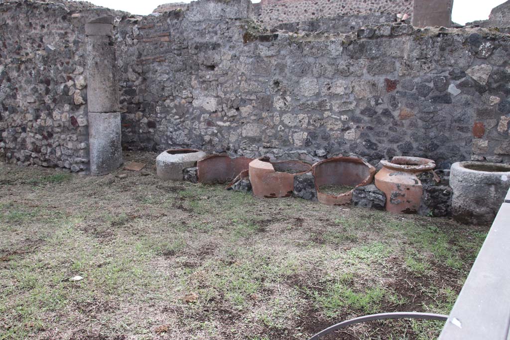 VII.3.3 Pompeii. October 2020. Looking towards west wall of shop area. Photo courtesy of Klaus Heese.