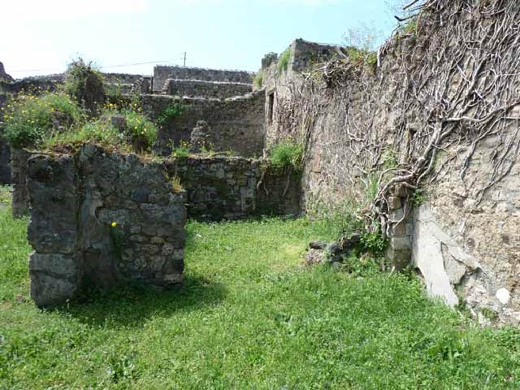 VII.3.22 Pompeii. May 2010. Shop and rear room, looking west.