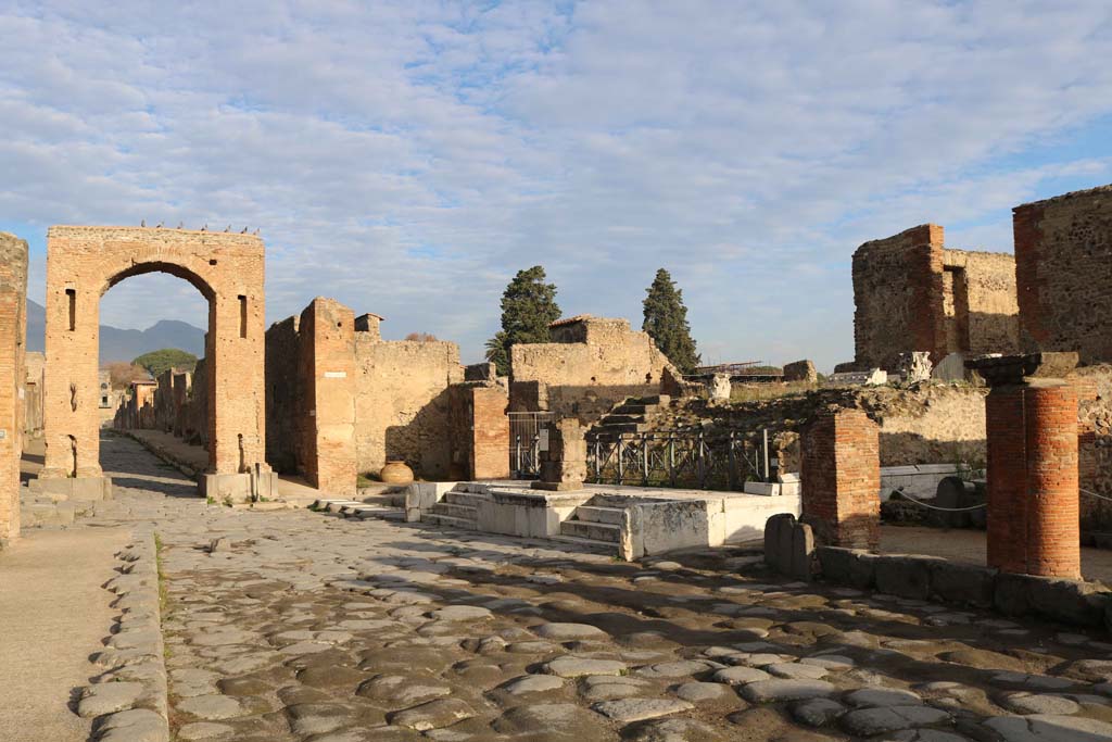 VII.4.1 Pompeii, December 2018. 
Looking towards north-east side of Via del Foro, with Temple, in centre. Photo courtesy of Aude Durand.

