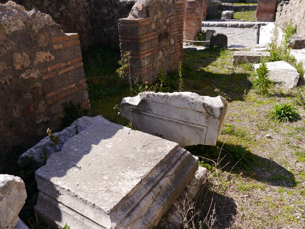 VII.4.2, Pompeii. March 2019. Material stored near south wall of VII.4.2, looking south. 
Foto Anne Kleineberg, ERC Grant 681269 DÉCOR.

