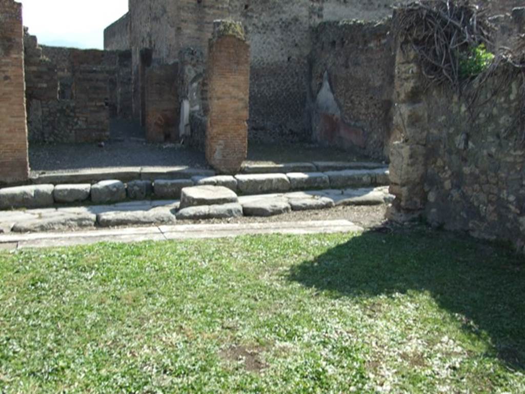 VII.4.29 Pompeii.  March 2009.  Looking south from shop onto Via degli Augustali.  