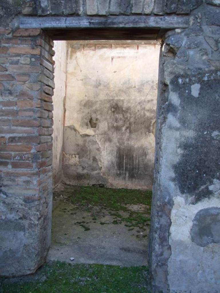 VII.4.31 Pompeii.  March 2009.  Doorway to Room 33.