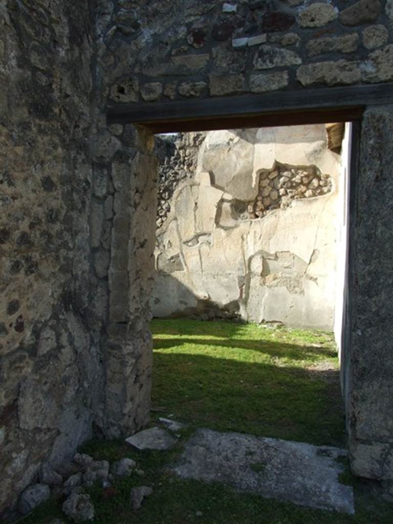 VII.4.31 Pompeii.  March 2009.  Doorway to Room 21. Triclinium.