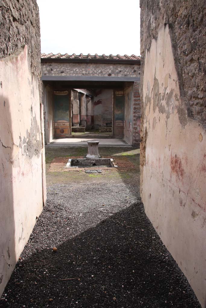 VII.4.48 Pompeii.  Room 1, Fauces, looking south to atrium.