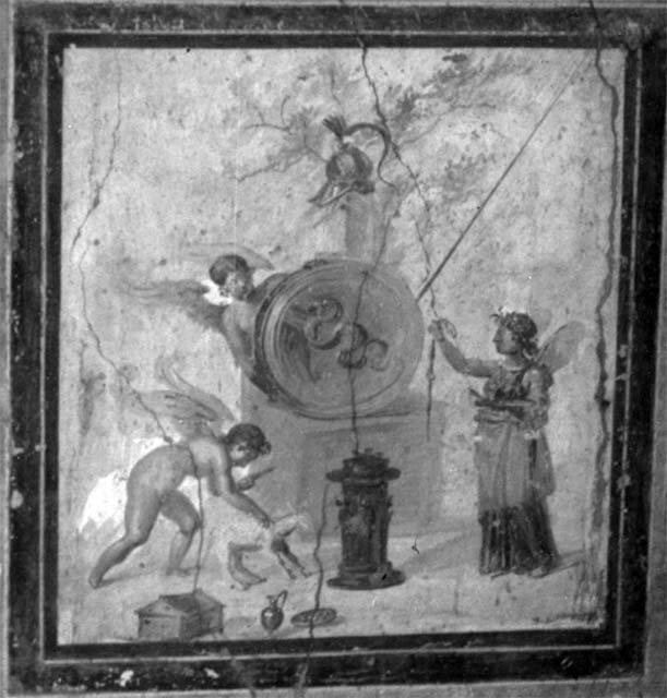 VII.4.59 Pompeii. Exedra or triclinium y, south wall. Old postcard with painting of the wall in Naples Museum.
DAIR 72.1405. Photo © Deutsches Archäologisches Institut, Abteilung Rom, Arkiv. 
See http://arachne.uni-koeln.de/item/marbilderbestand/917063
