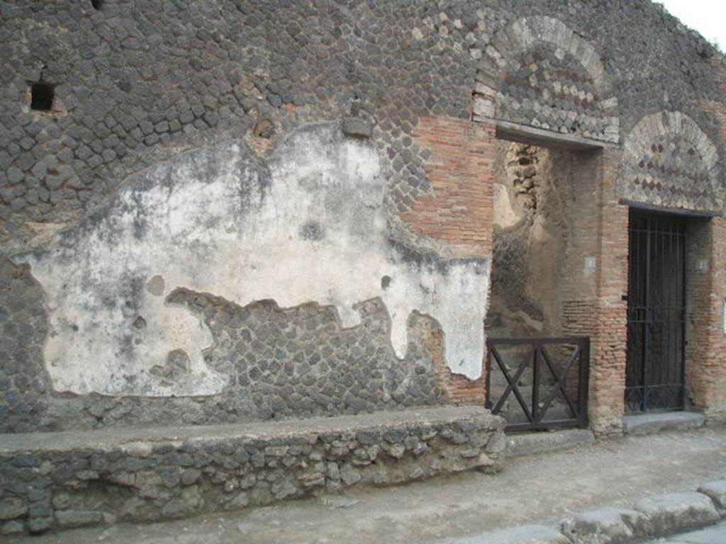VII.5.1 Pompeii. May 2005. Bench outside entrance.
