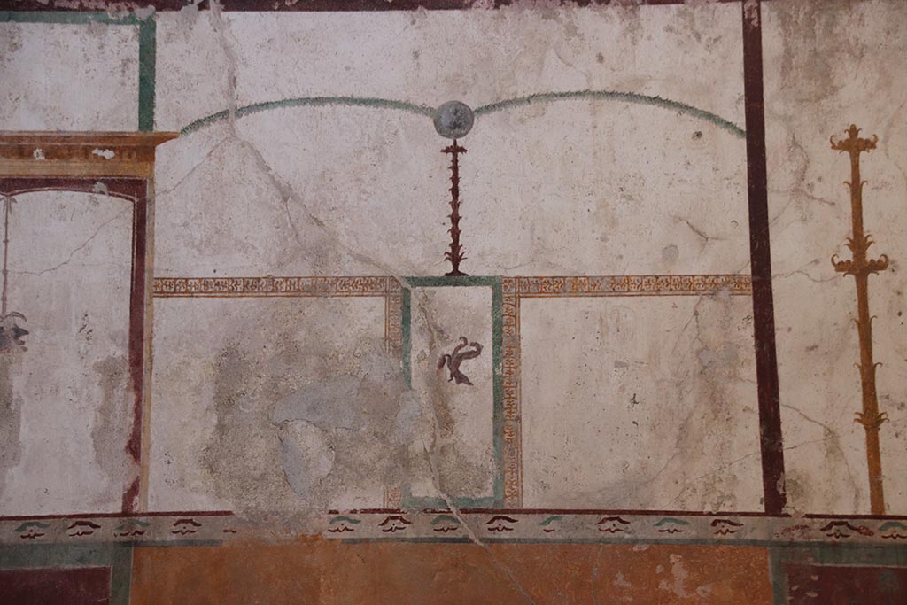 VII.5.8 Pompeii. October 2024. Tepidarium (49), detail from upper south wall, right of centre. Photo courtesy of Klaus Heese.