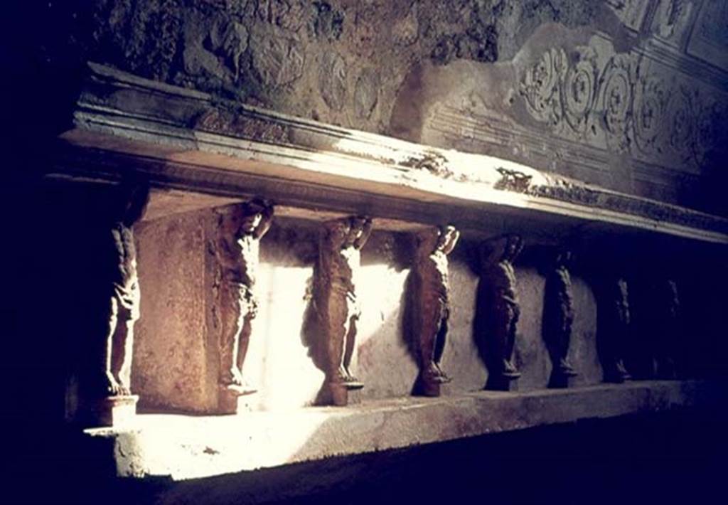 VII.5.24 Pompeii. March 2012. Ceiling plaster stucco in south-east corner of tepidarium.
Photo courtesy of Marina Fuxa.
