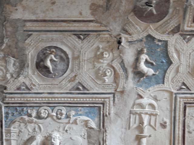 VII.5.24 Pompeii. December 2005. Ceiling plaster stucco in south-west corner of tepidarium (37).