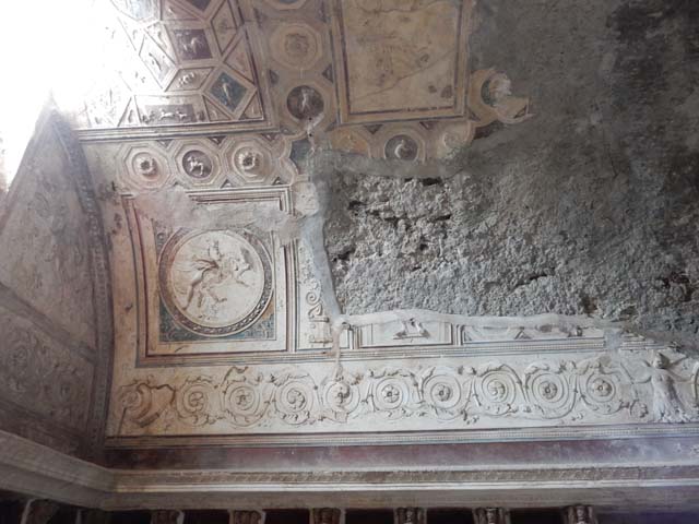 VII.5.24 Pompeii. December 2007. Ceiling plaster stucco in south-west corner of tepidarium.