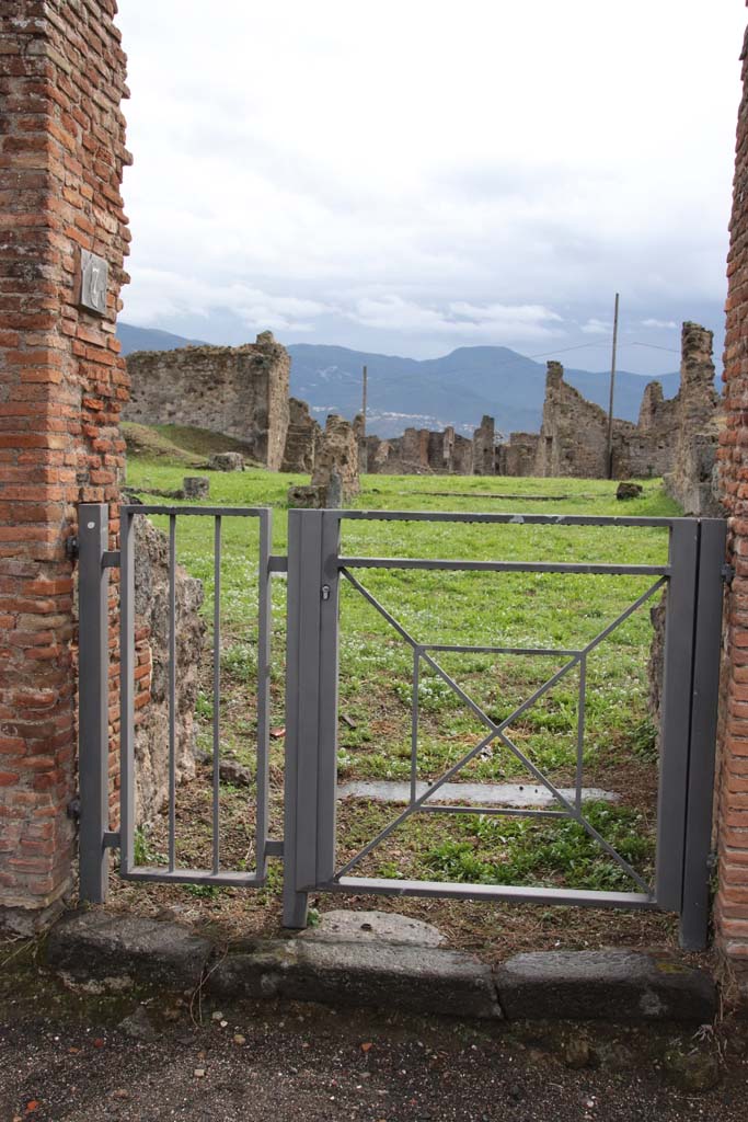 VII.6.7 Pompeii. October 2020. Looking south through entrance doorway.
Photo courtesy of Klaus Heese. 
