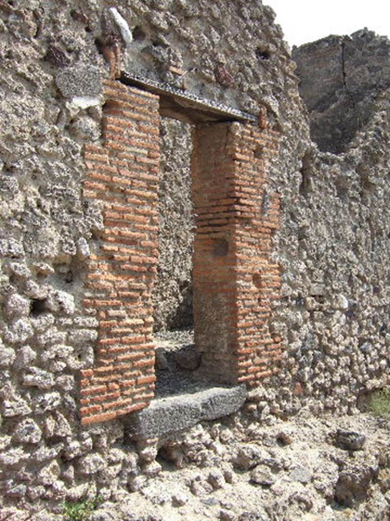 VII.6.37 Pompeii. September 2005. Looking south-east towards entrance doorway.