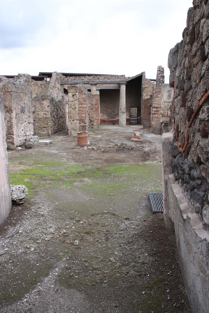 VII.7.10, Pompeii. December 2018. 
Looking north from entrance doorway across atrium, towards peristyle and rear doorway at VII.7.13. Photo courtesy of Aude Durand.
