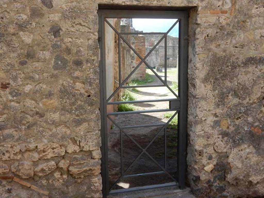 VII.7.10 Pompeii. May 2018. Rear entrance doorway, looking south. Photo courtesy of Buzz Ferebee. 