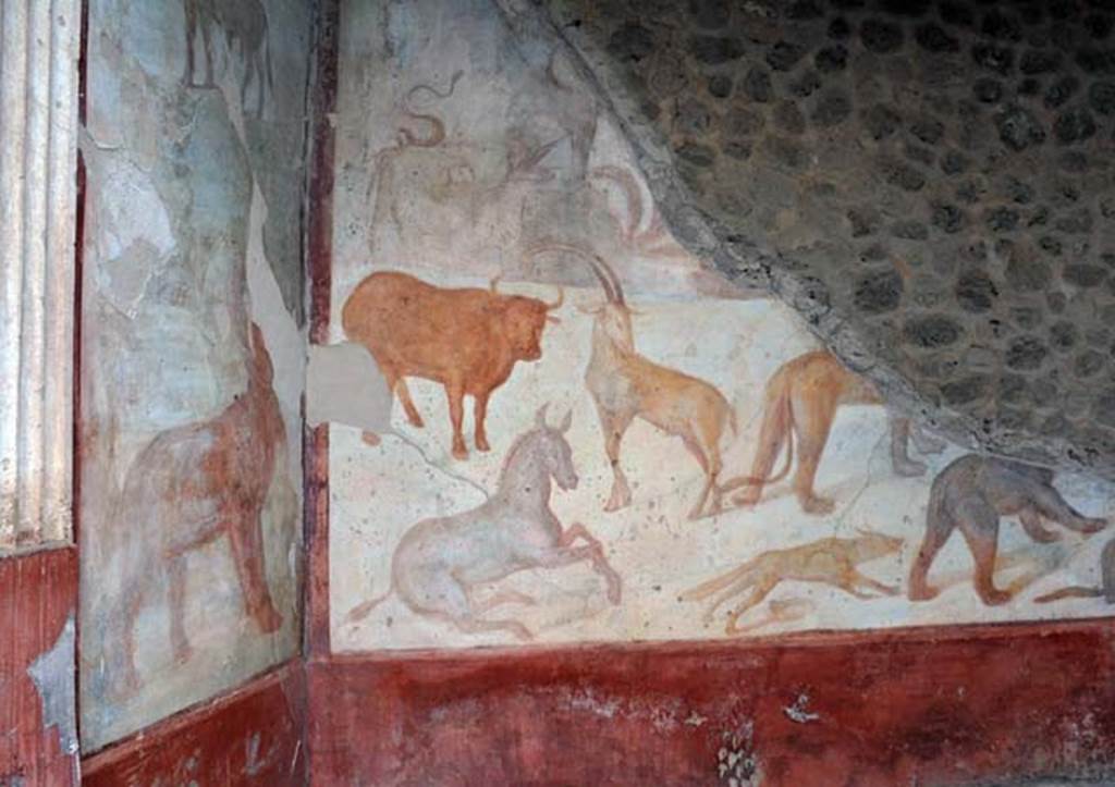 VII.7.10 Pompeii. October 2015. Detail of restored peristyle paintings. Photo courtesy of Davide Peluso.