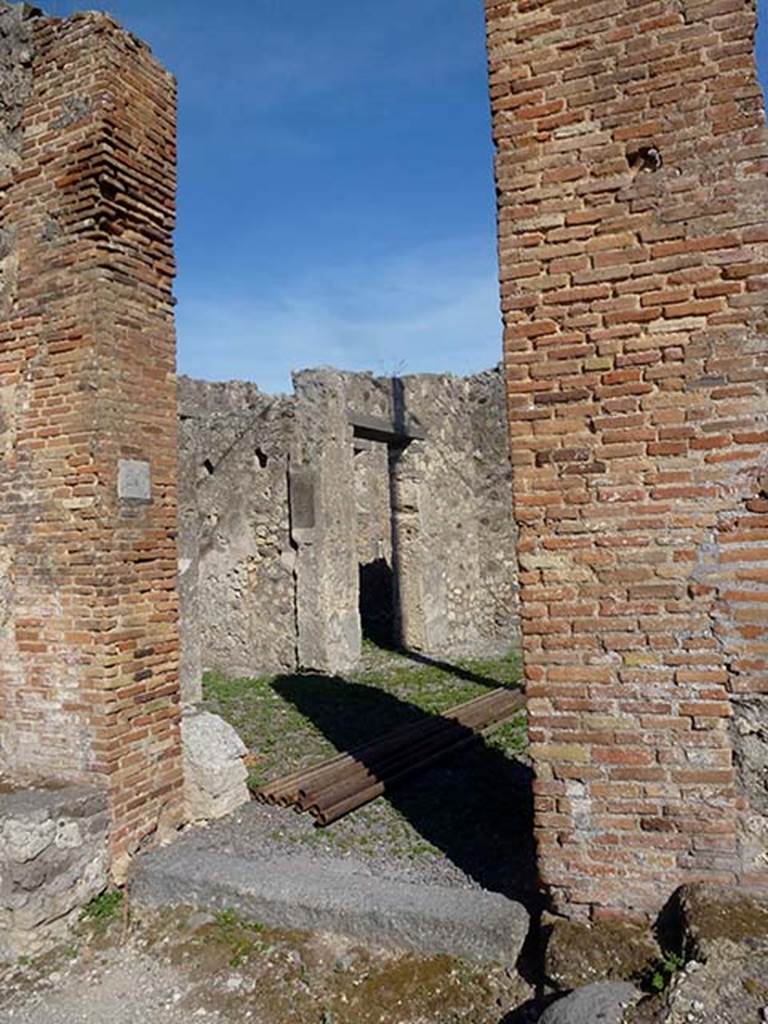 VII.7.21 Pompeii. June 2012. Entrance doorway.