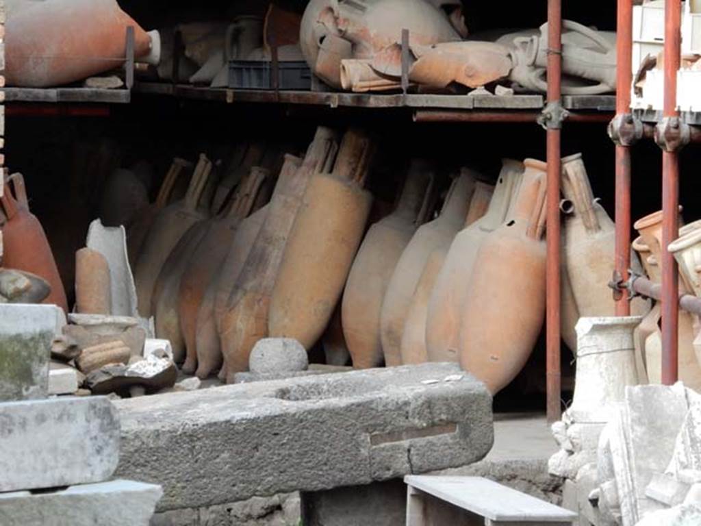 VII.7.30 Pompeii. May 2015. Details of amphorae, in storage. Photo courtesy of Buzz Ferebee.