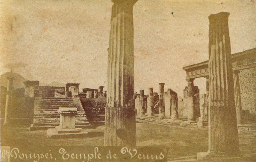 VII.7.32 Pompeii. 1939. The statue of Artemis is in front of the third column on the west side. Photo courtesy of Drew Baker.