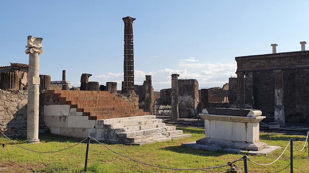 VII.7.32 Pompeii. May 2018. Looking east from west side. Photo courtesy of Buzz Ferebee.

