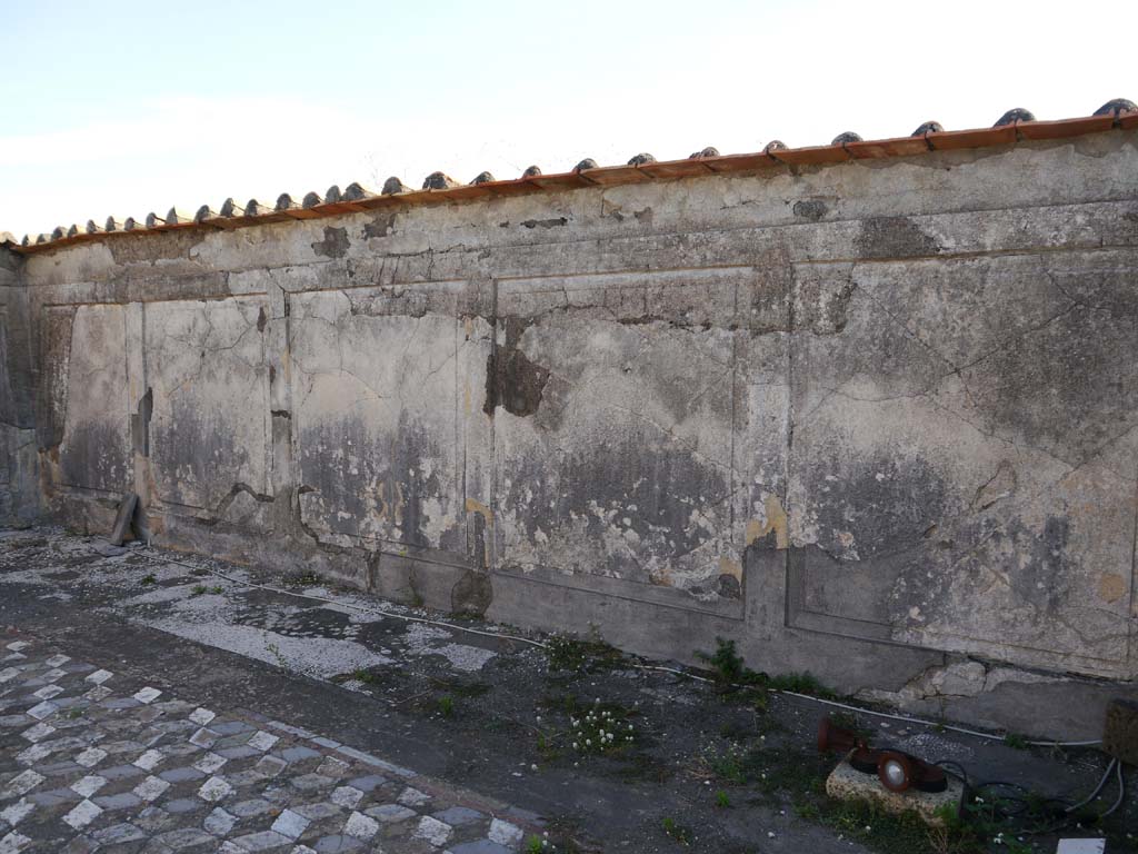 VII.7.32 Pompeii. May 2018. Foundations on north side. Photo courtesy of Buzz Ferebee.


