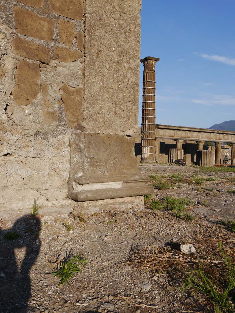 VII.7.32 Pompeii. December 2006. East side of Temple of Apollo adjacent to Forum 

