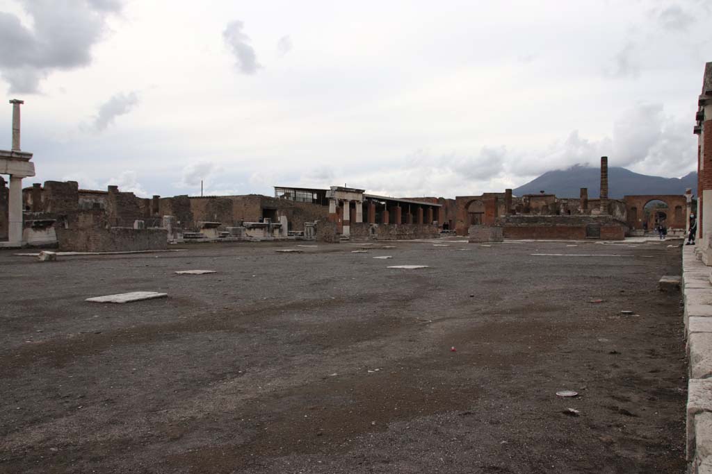 VII.8 Pompeii Forum. October 2020. Looking north along the east side in the year of the pandemic. Photo courtesy of Klaus Heese. 