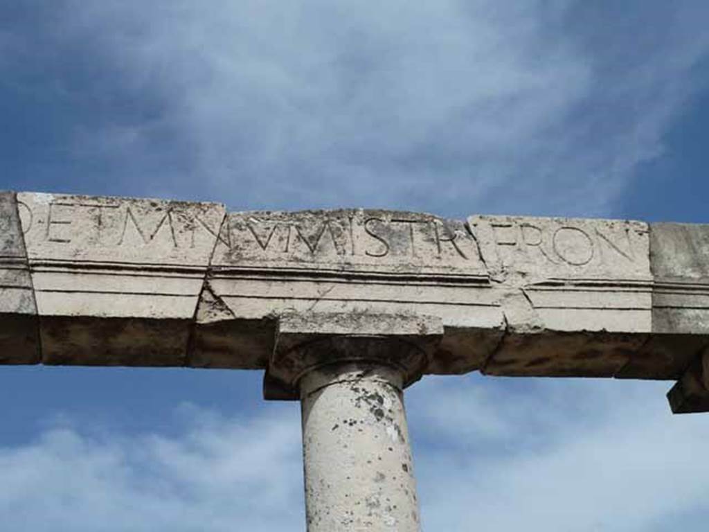 VII.8 Pompeii Forum. May 2010. Part of the inscription in large letters on the entablature of the portico, reading -
O ET M. NVMISTRI FRONT
