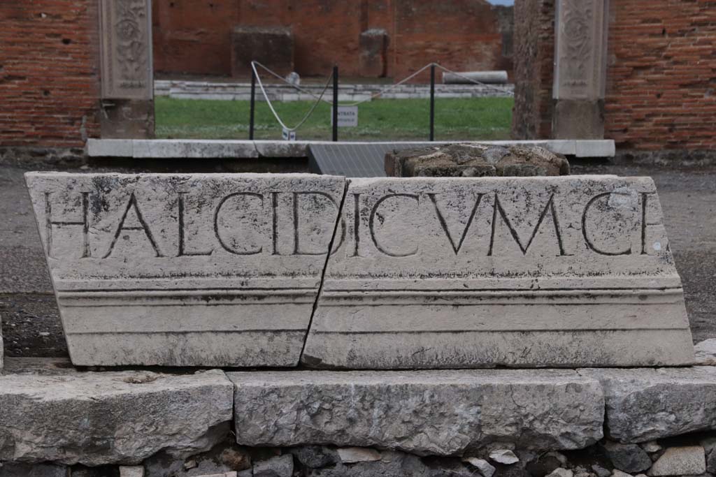 VII.8 Pompeii Forum. October 2020. Eumachia’s Building portico. Part of inscription. Photo courtesy of Klaus Heese.