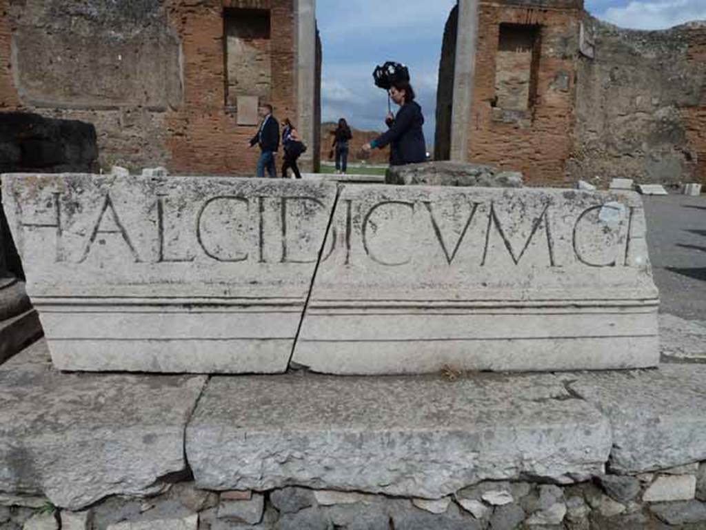VII.8 Pompeii Forum. May 2010. Part of the inscription in large letters on the entablature of the portico, reading -
HALCIDICVM CR

