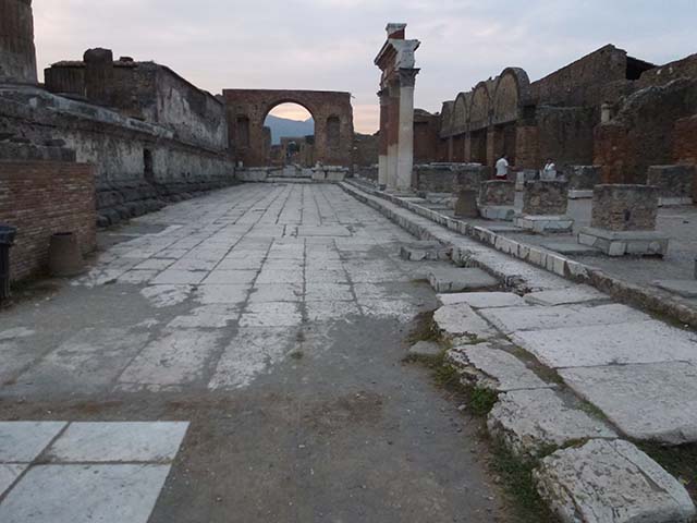 VII.8 Pompeii Forum. December 2018. North-east corner of Forum, looking north. Photo courtesy of Aude Durand. 