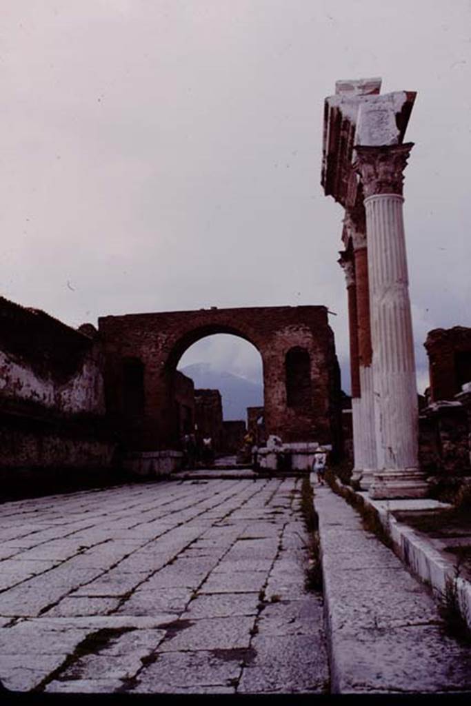 VII.8 Pompeii Forum. 1964. Looking north on east side. Photo by Stanley A. Jashemski.
Source: The Wilhelmina and Stanley A. Jashemski archive in the University of Maryland Library, Special Collections (See collection page) and made available under the Creative Commons Attribution-Non Commercial License v.4. See Licence and use details. J64f1548

