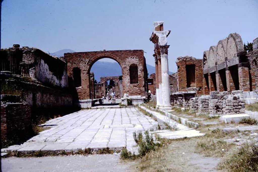 VII.8.00 Pompeii. April 2019. Looking north along east side of Forum. Photo courtesy of Rick Bauer.