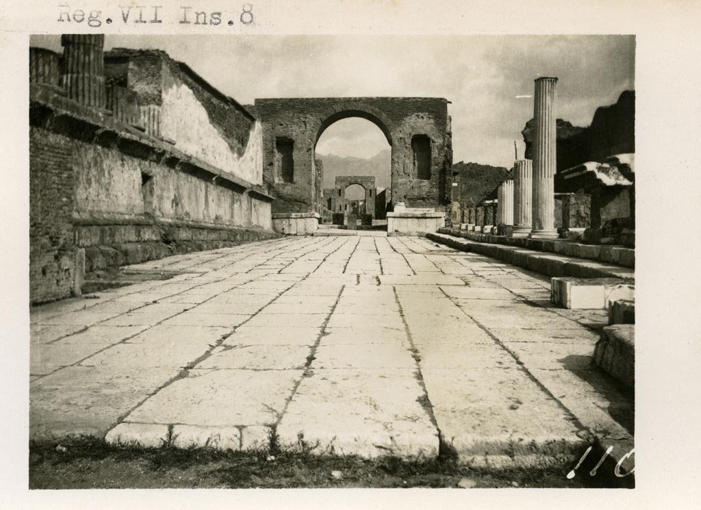 VII.8.00 Pompeii. September 1958. Looking north along east side of Forum. Photo courtesy of Rick Bauer.