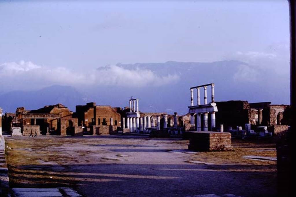 VII.8 Pompeii Forum.  Looking south along the east side and south west across the Forum.  Photographed 1970-79 by Günther Einhorn, picture courtesy of his son Ralf Einhorn.
