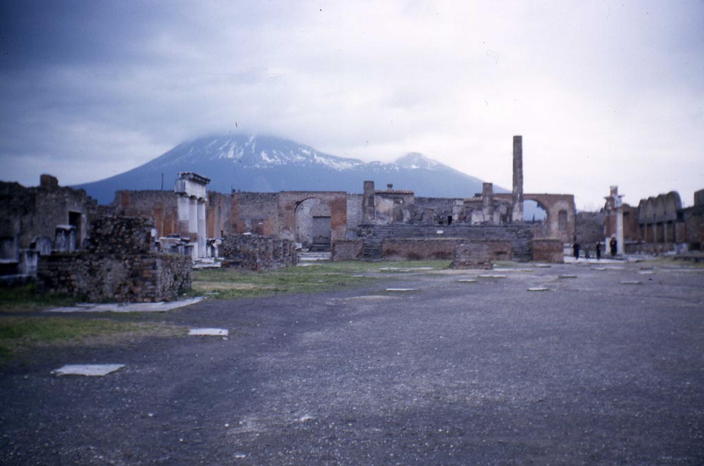 VII.8 Pompeii. February 1952. Looking north across the Forum.
Photo courtesy of John Vanko. His father took this photo in 1952, identical to the one above.

