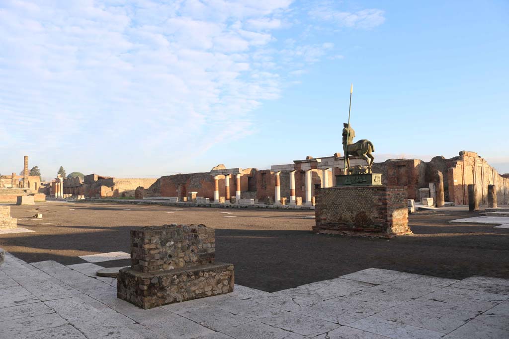 VII.8 Pompeii Forum. December 2018. Looking north-east across Forum, from south-west corner of Forum. Photo courtesy of Aude Durand.