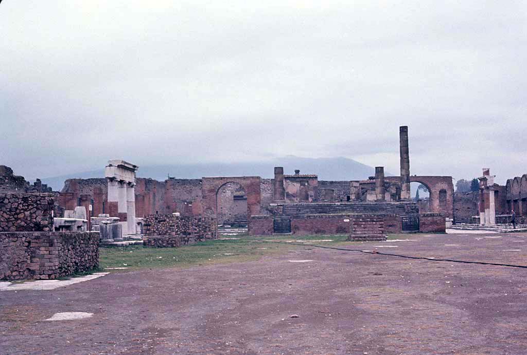 VII.8, Pompeii. June 1962. Looking north-west across the Forum. Photo courtesy of Rick Bauer.