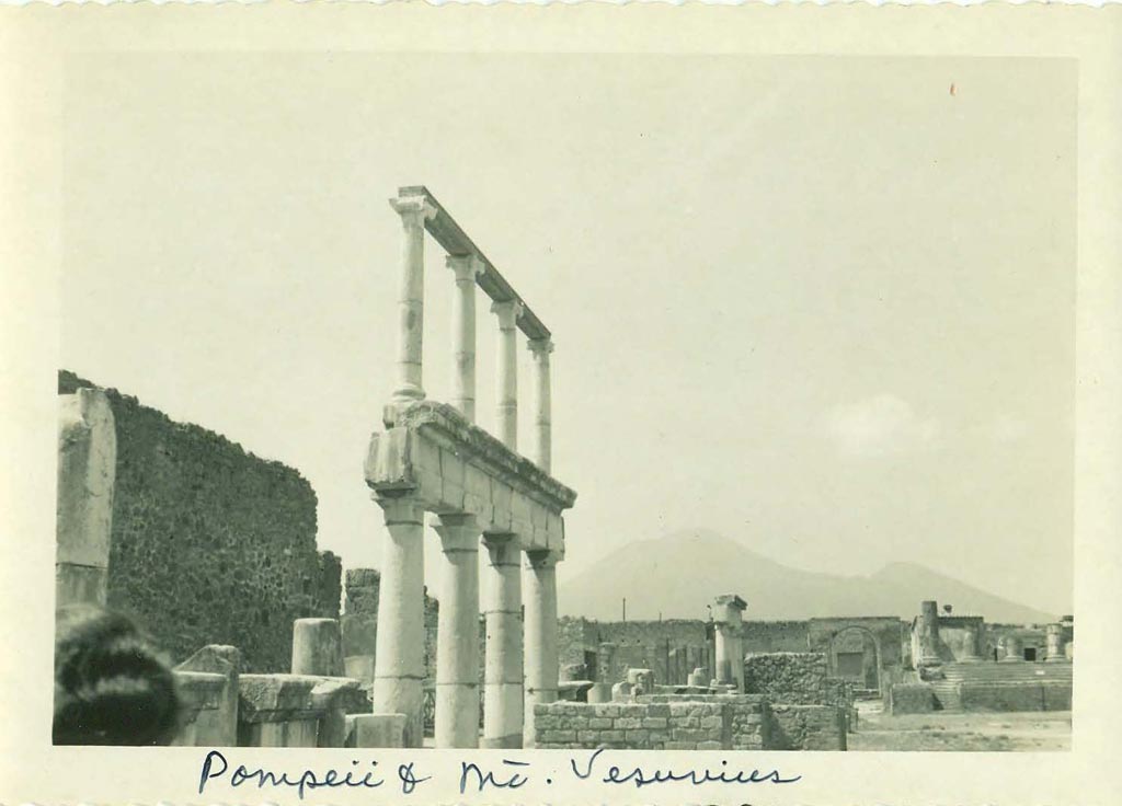 VII.8.00 Pompeii. November 1958. Looking north-east across Forum, from west side. Photo courtesy of Rick Bauer.