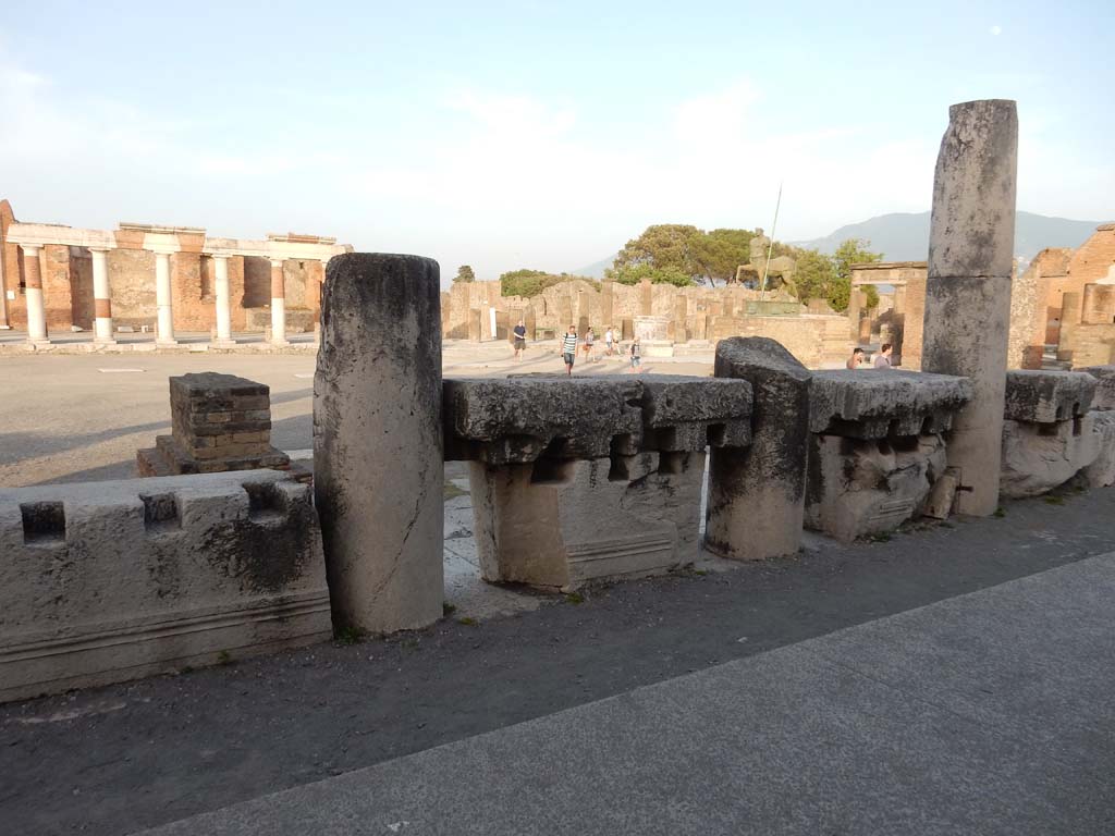 VII.8.00 Pompeii Forum. September 2018. Looking south-east from the west side.
Foto Anne Kleineberg, ERC Grant 681269 DÉCOR.

