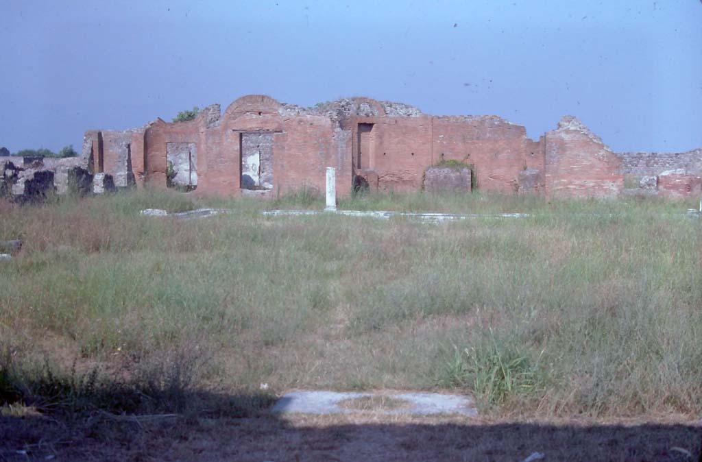 VII.9.1 Pompeii. August 1976. Looking towards east end. 
Photo courtesy of Rick Bauer, from Dr George Fay’s slides collection.
