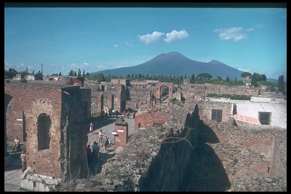 VII.9.9 Pompeii.  Entrances onto east side of Forum, also VII.9.10 and 11.
Photographed 1970-79 by Günther Einhorn, picture courtesy of his son Ralf Einhorn.
