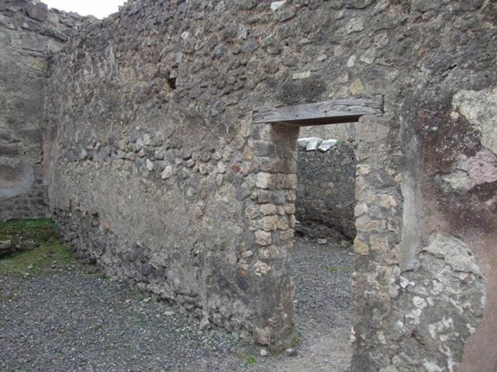 VII.9.18 Pompeii.  Shop.  December 2007.  West wall with door to VII.9.17.