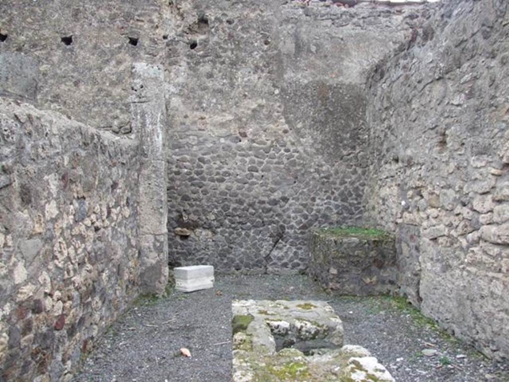 VII.9.22 Pompeii.  Thermopolium.  December 2007.  South wall.